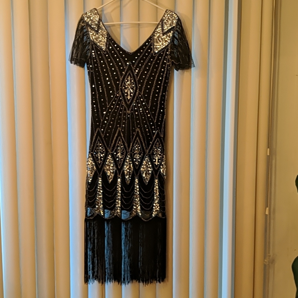 NWT. 1920s style flapper dress. Size Sm
